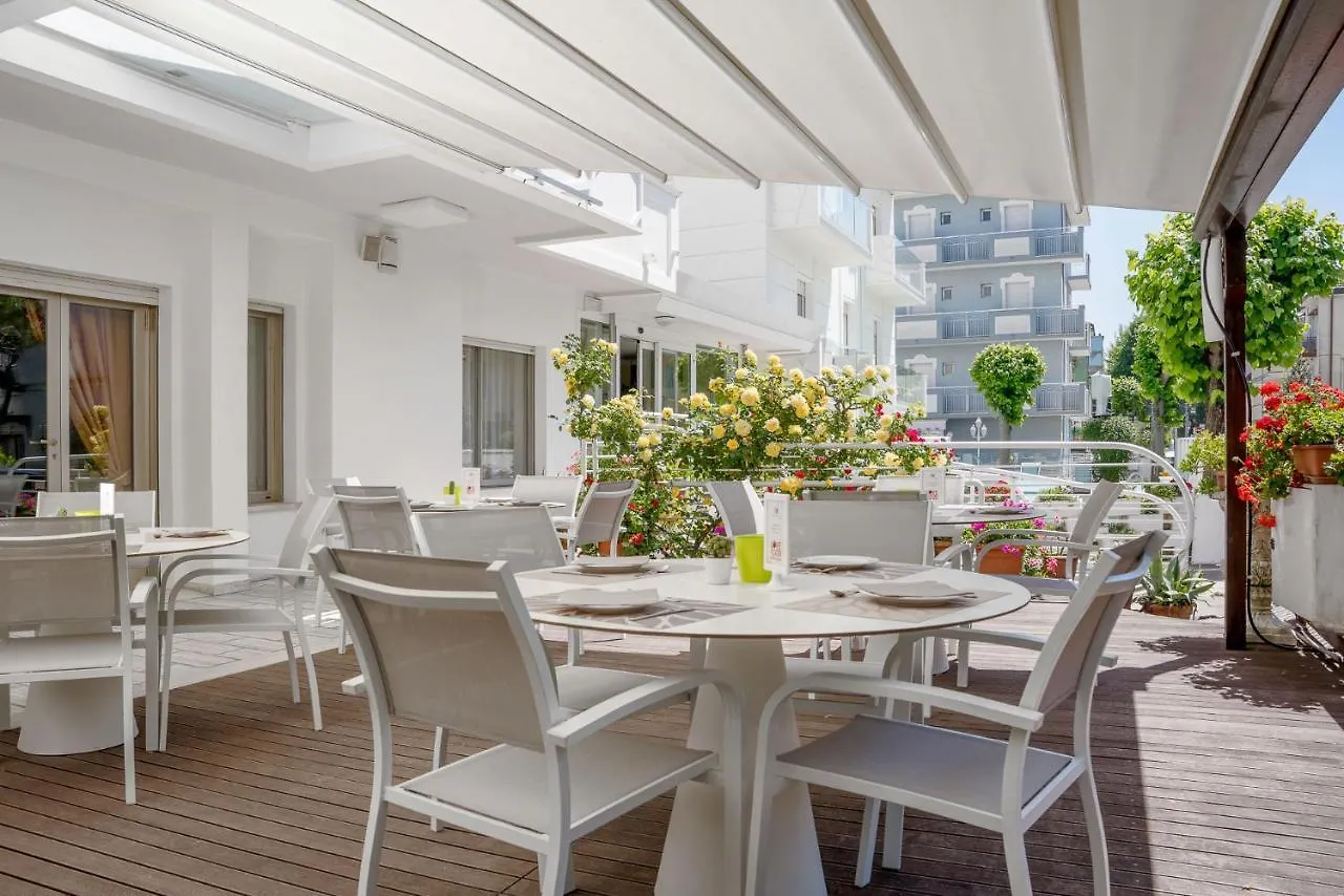 Hotel Rondinella E Viola Rimini 3*,