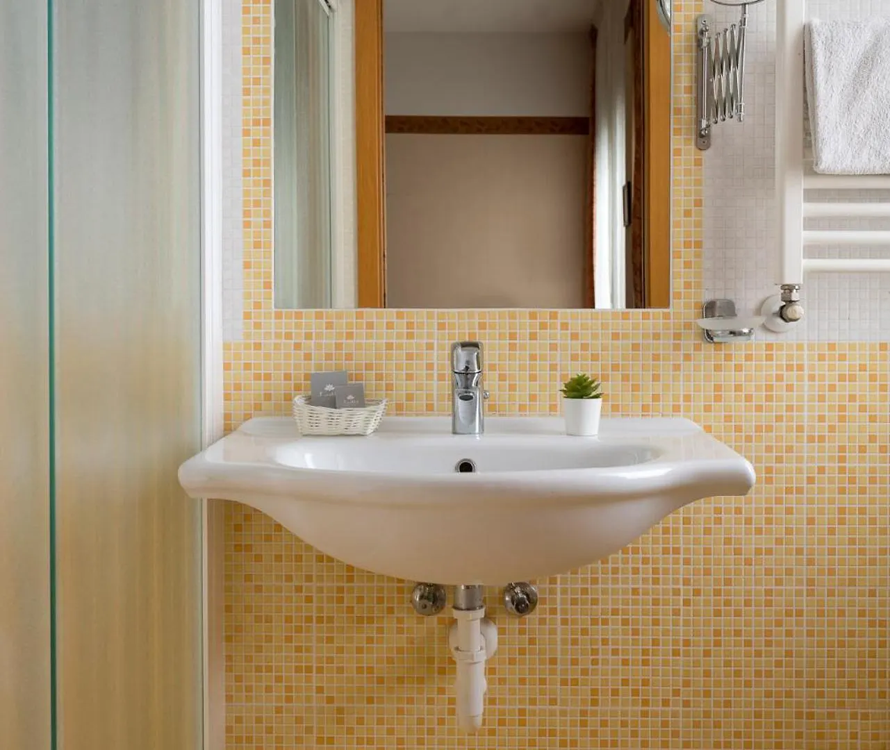 Hotel Rondinella e Viola Rimini Italia